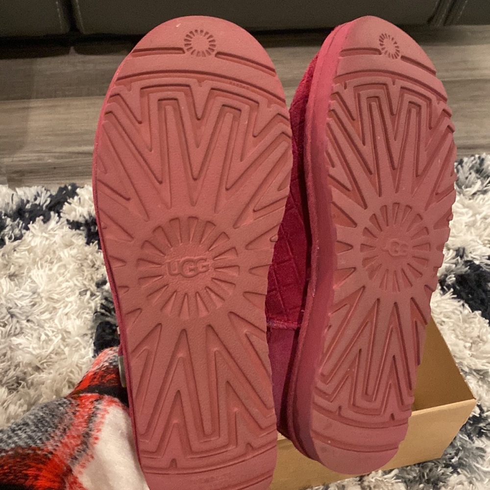 UGG Women's Red Quilted Boots Size 8 - Picture 3 of 4